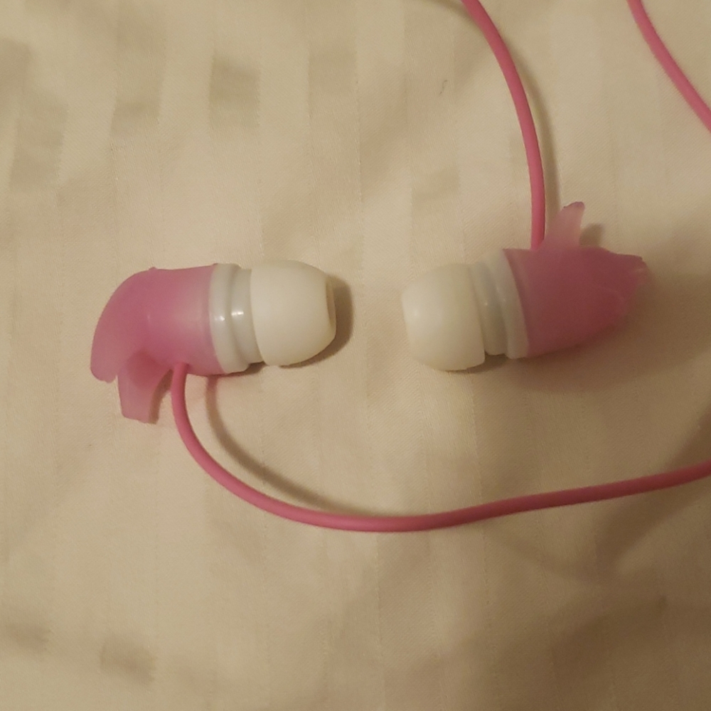 brand new ear buds